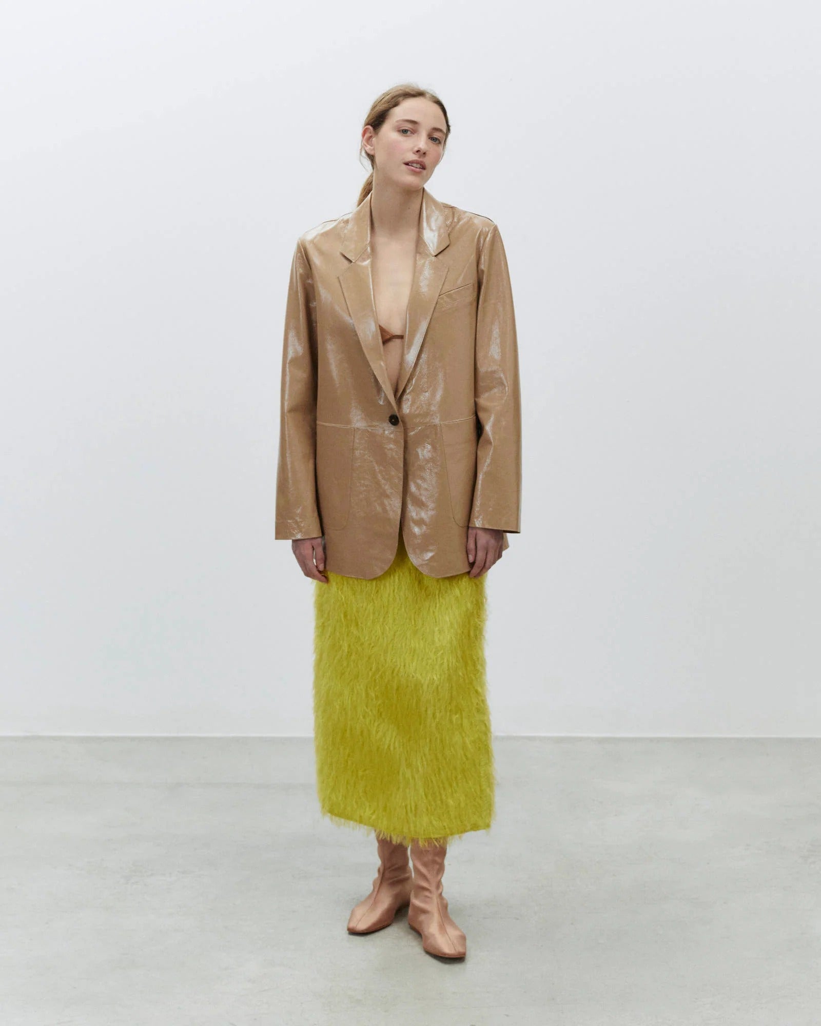 Alysi Blazer in Pelle Verniciata Nude