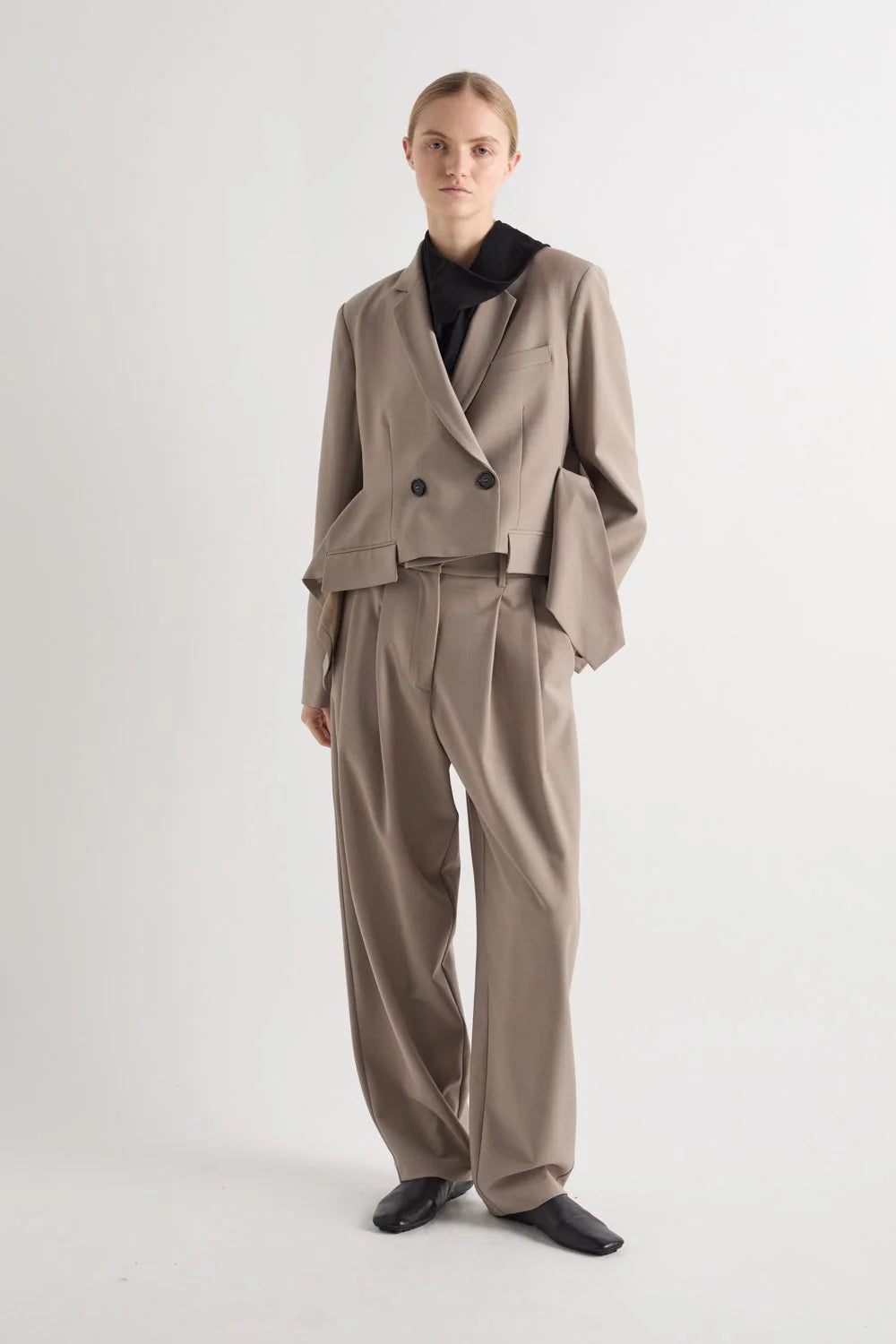 MEIMEIJ  PANTALONE CON PIEGHE IN MISTO LANA