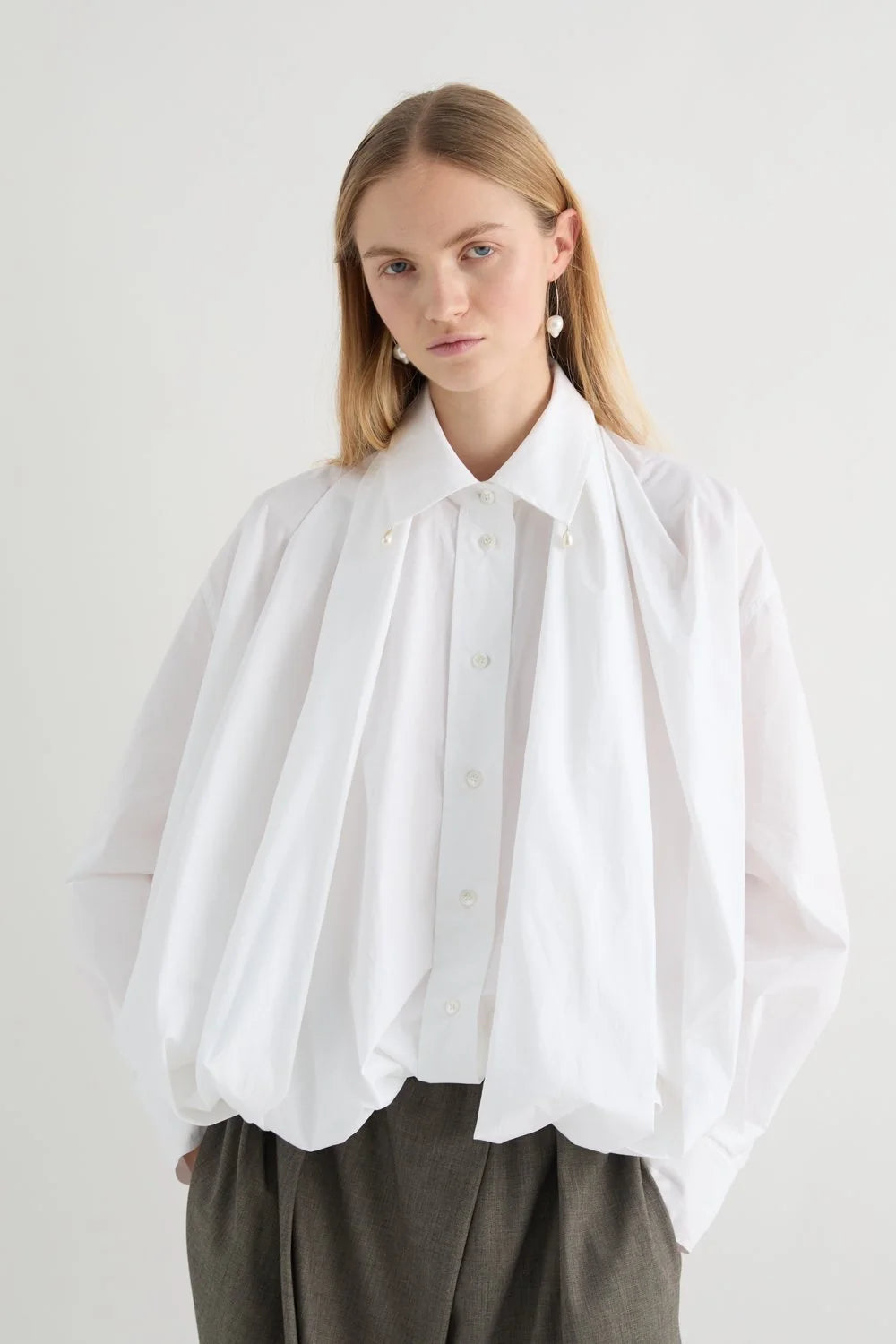 MEIMEIJ   CAMICIA CON PERLE APPLICATE SUL COLLETTO